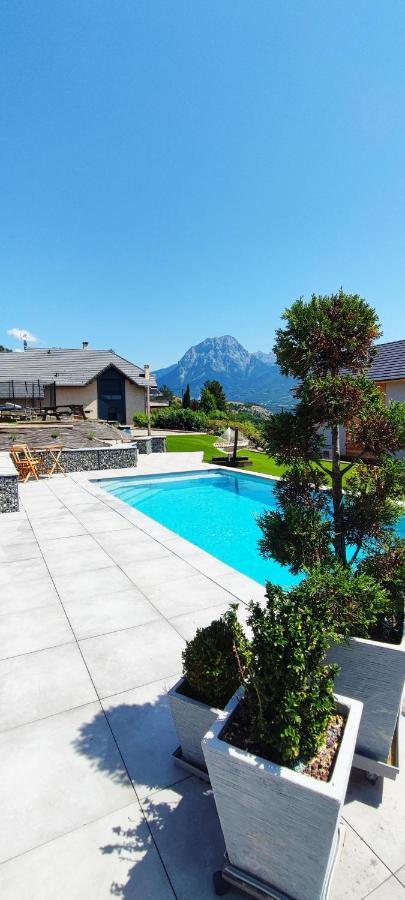 2 Vue Av Piscine Apartment *