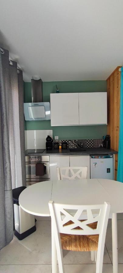 2 Vue Av Piscine Apartment